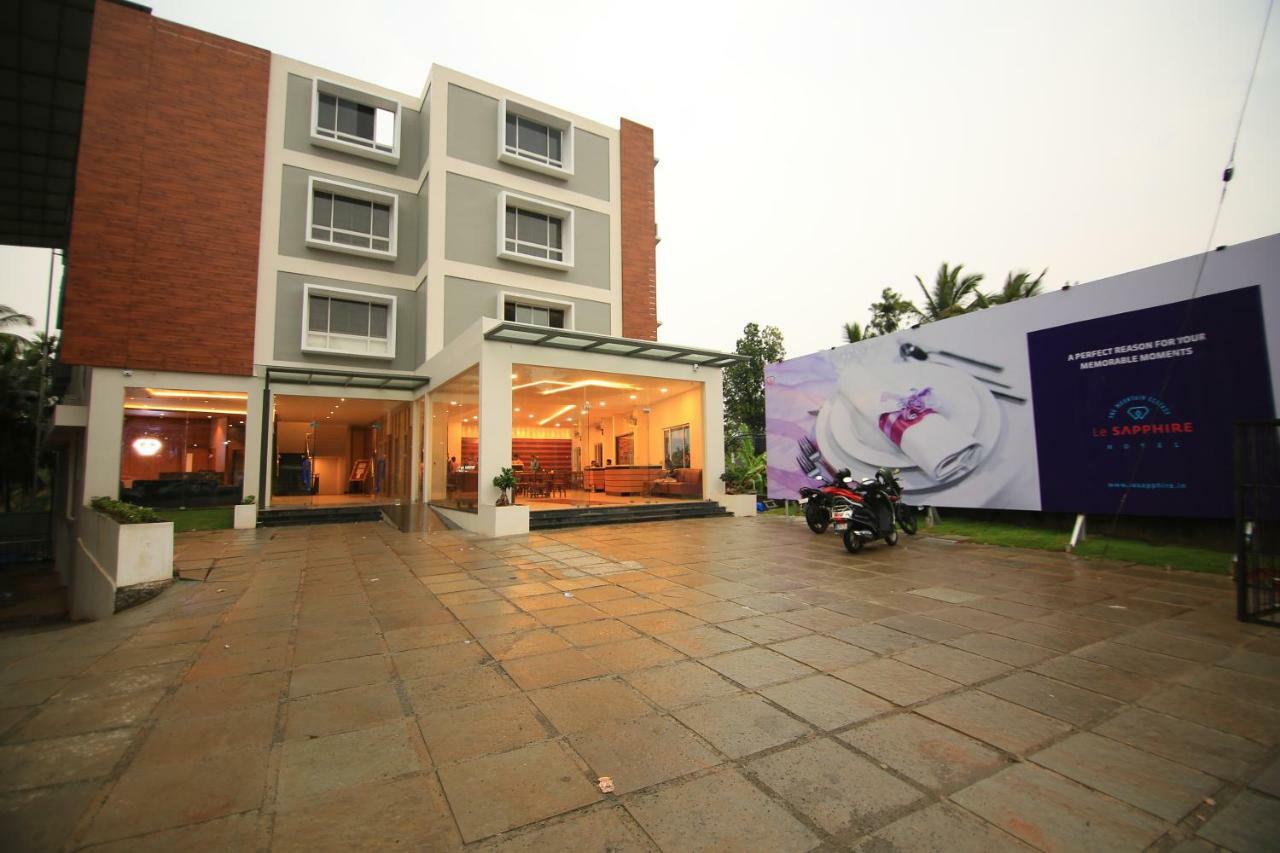 Hotel Le Sapphire Sultan Bathery Buitenkant foto