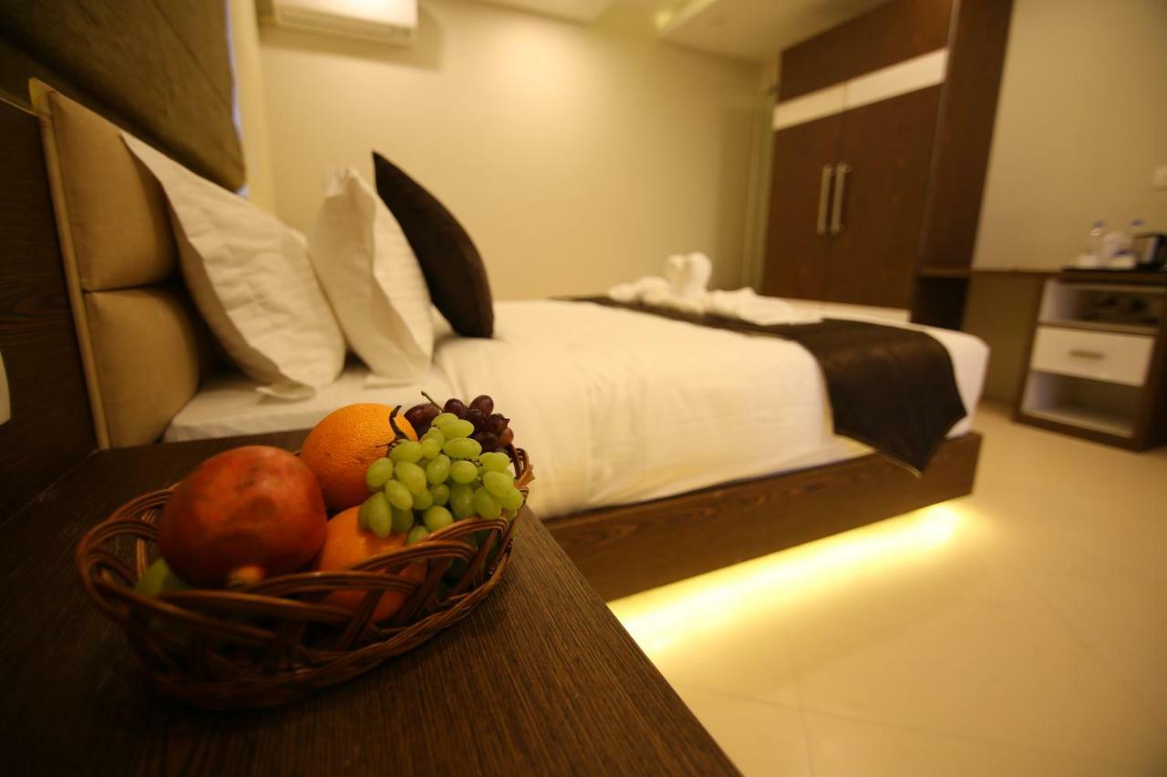 Hotel Le Sapphire Sultan Bathery Buitenkant foto