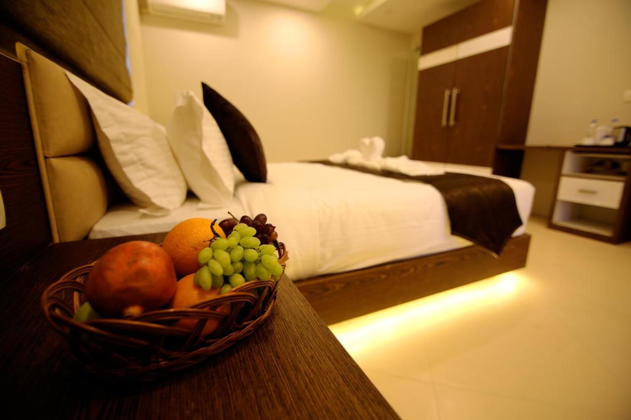 Hotel Le Sapphire Sultan Bathery Buitenkant foto